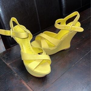 Alice & Olivia Juliet Yellow Wedges